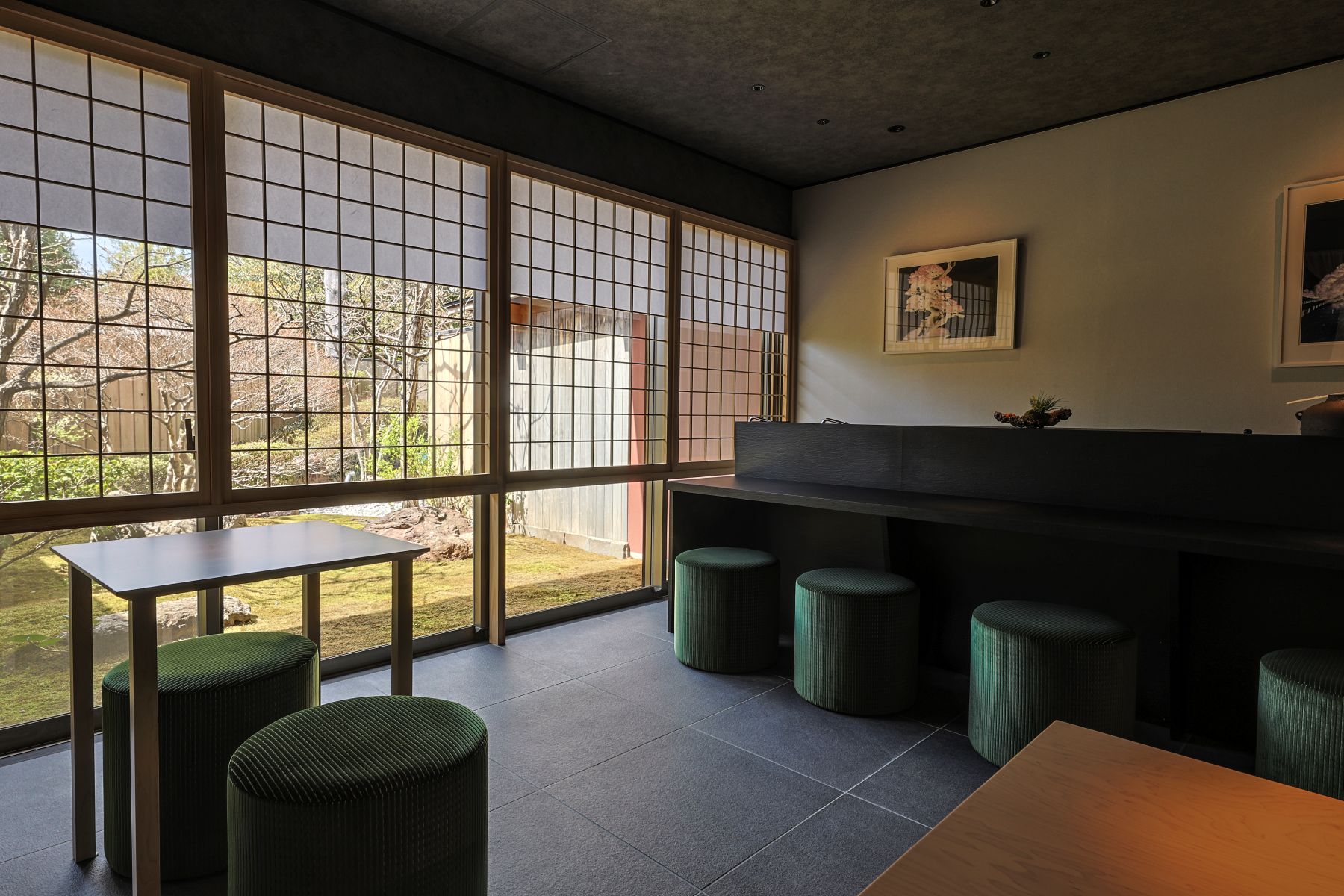 茶房 潯舟 ラウンジ全景